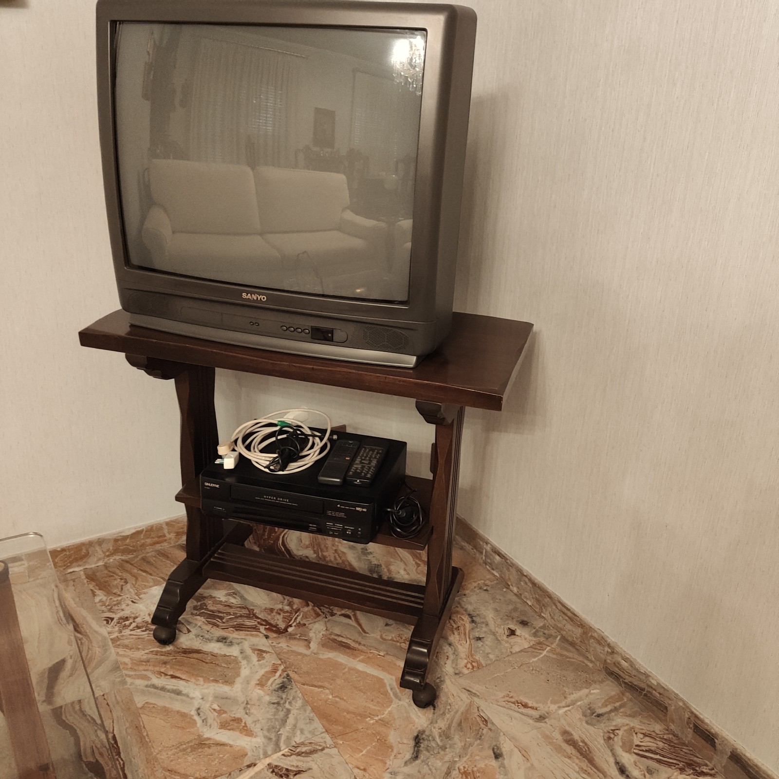 Porta TV in Legno con Ruote - Arredamenti D'Orta